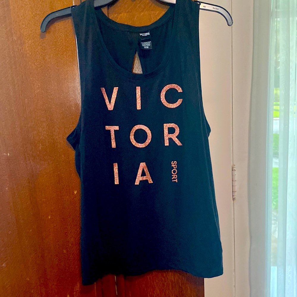NWOT Victory Secret’s active tank with Rose bronze print
